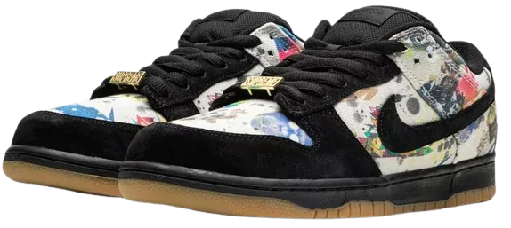 Side View of SB Dunk Low x Supreme Rammellzee